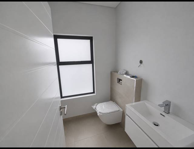 4 BEDROOM HOUSE FOR SALE IN SANDOWN